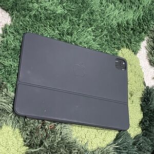 Apple iPad Sleek Black Cover iPad Air